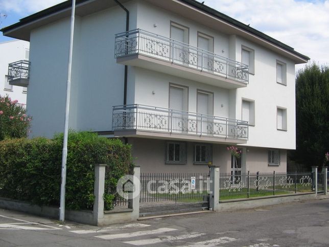 Casa bi/trifamiliare in residenziale in Via Giotto
