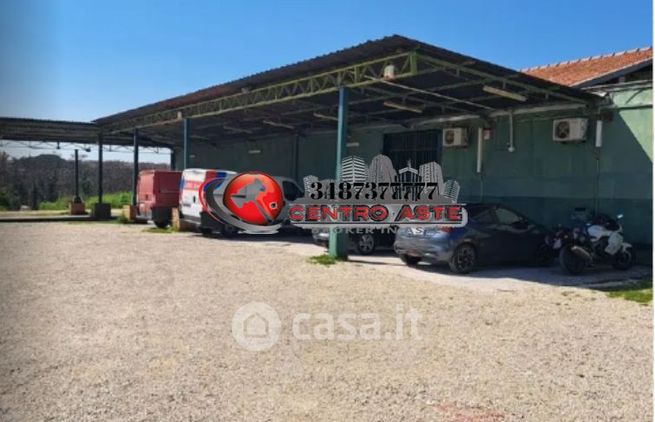 Capannone in commerciale in Via Galla Placidia