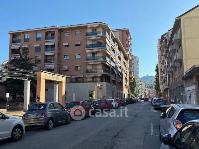 Box/posto auto in residenziale in Via Oropa 72