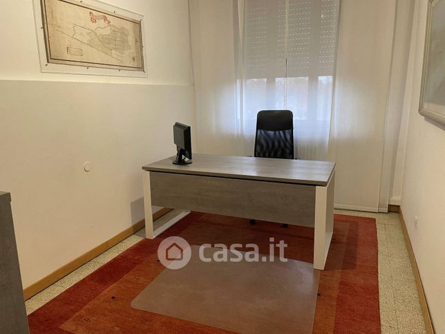 Ufficio in commerciale in Galleria D'Alviano Bartolomeo