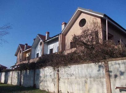 Villetta a schiera in residenziale in Via Rozzano