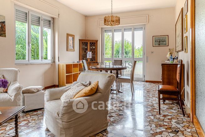 Casa bi/trifamiliare in residenziale in Via Tintoretto 2