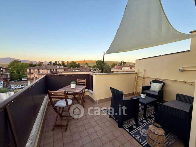 Appartamento in residenziale in Via Lago di Bracciano 8