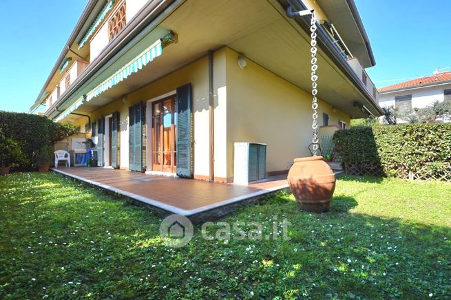 Villetta a schiera in residenziale in Via Fenice 55