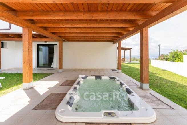 Villa in residenziale in Via Stazzu Canu