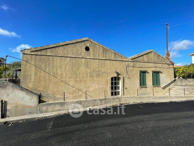 Casa indipendente in residenziale in Via Avvocato Pietro Borrometi