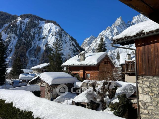 Appartamento in residenziale in Strada della Brenva