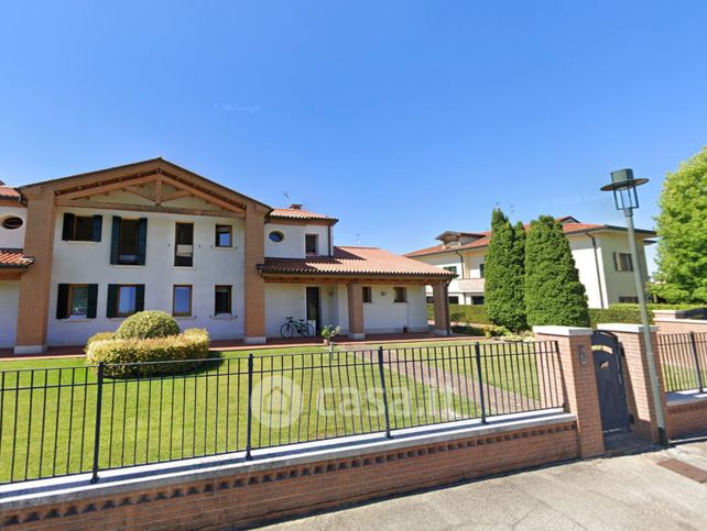 Casa bi/trifamiliare in residenziale in Via Magellano 15