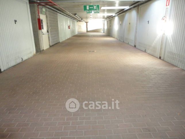 Box/posto auto in residenziale in Piazzale San Defendente