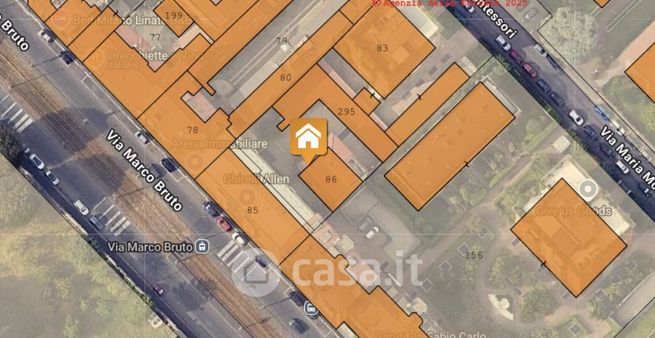 Box/posto auto in residenziale in Via Marco Bruto 11