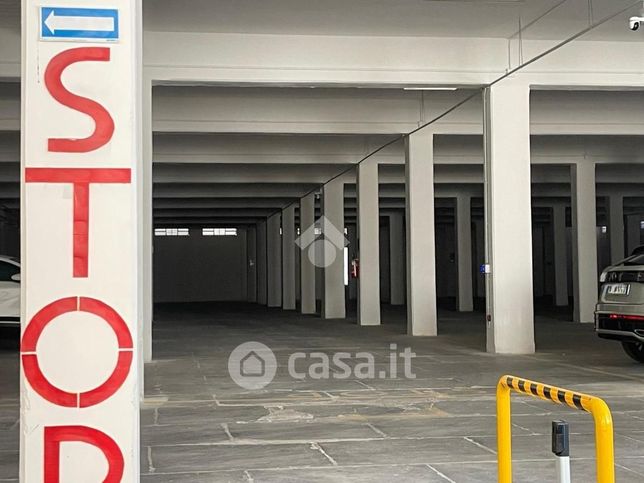 Box/posto auto in residenziale in Via Friuli - Venezia Giulia 1