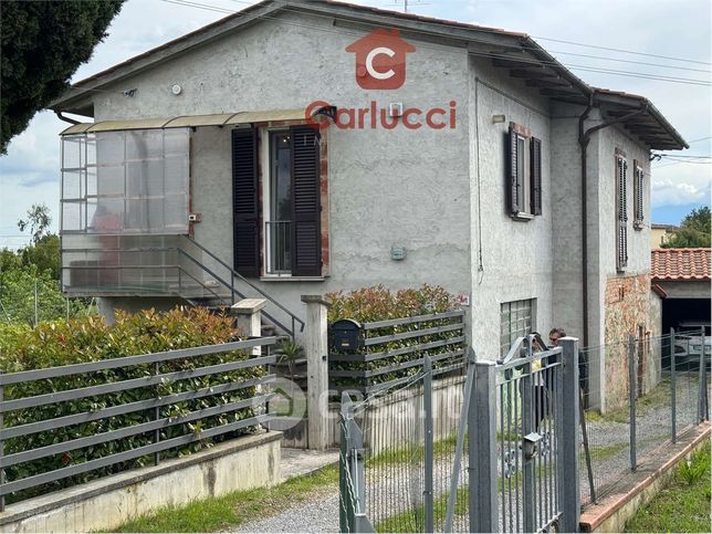 Villa in residenziale in Via Amendola 98