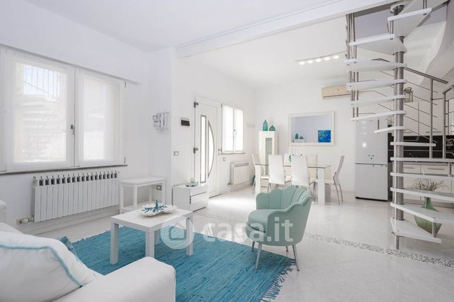 Casa indipendente in residenziale in Via Pordenone 40