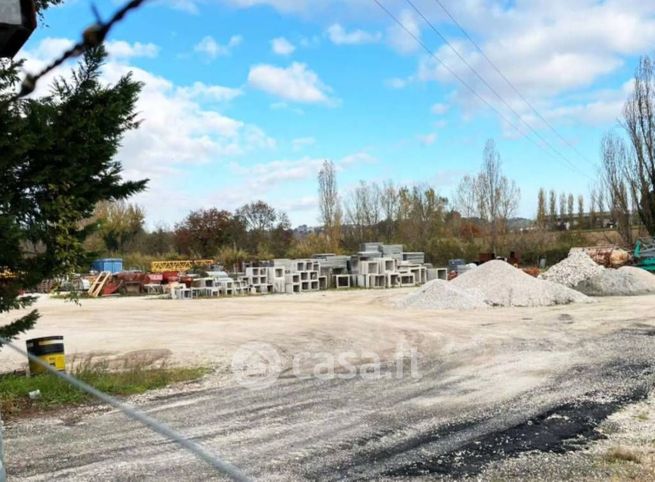 Terreno agricolo in commerciale in Via Dante Alighieri