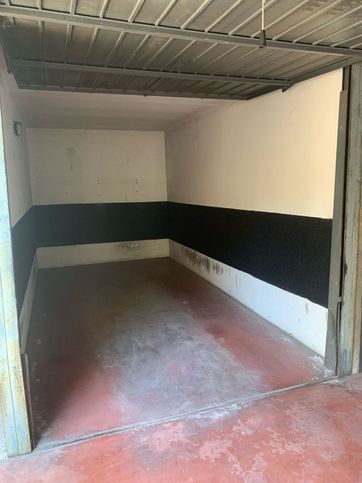 Box/posto auto in residenziale in Via Savona 5