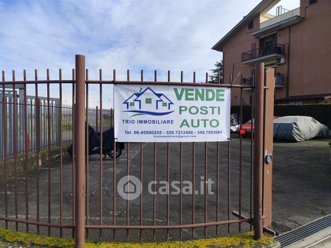 Box/posto auto in residenziale in Via Monte Grappa 64