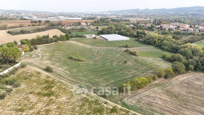 Terreno agricolo in commerciale in Via Sicilia 15