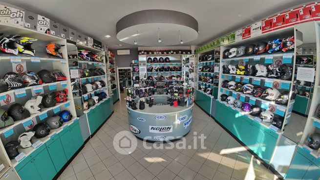 Negozio/locale commerciale in commerciale in 
