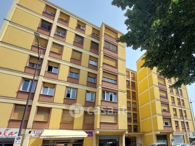 Appartamento in residenziale in Viale Antonio Fratti 24