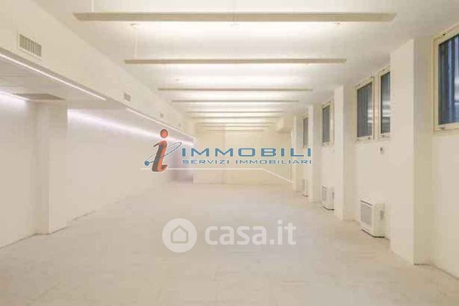 Ufficio in commerciale in Piazzale Principessa Clotilde