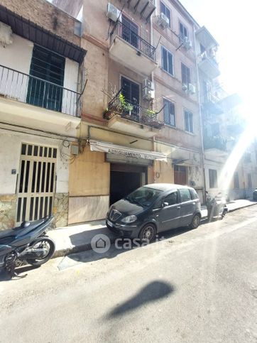 Negozio/locale commerciale in commerciale in Via Generale Antonino Cascino 1