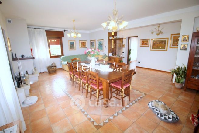 Casa indipendente in residenziale in Via G. Mazzini