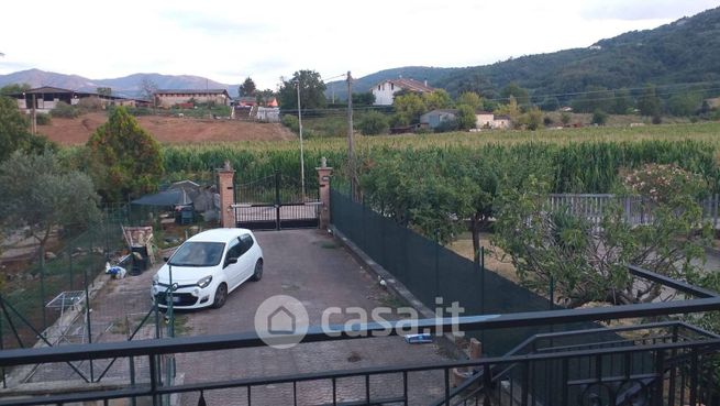 Appartamento in residenziale in Circonvallazione Valli 18