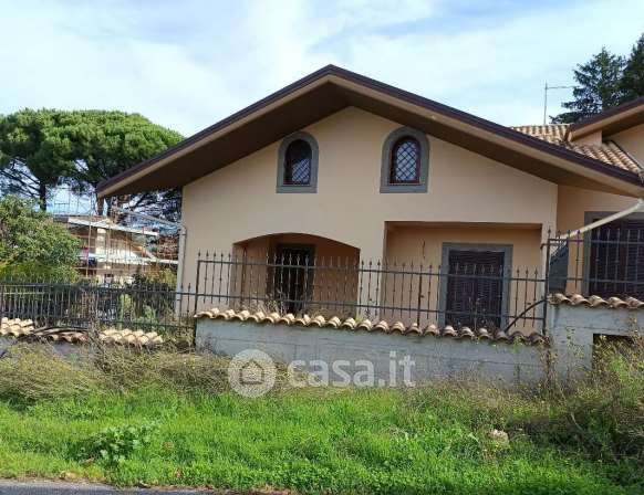 Villa in residenziale in Via delle Ortensie