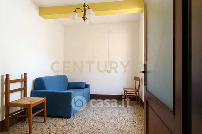 Casa bi/trifamiliare in residenziale in Via Nazionale