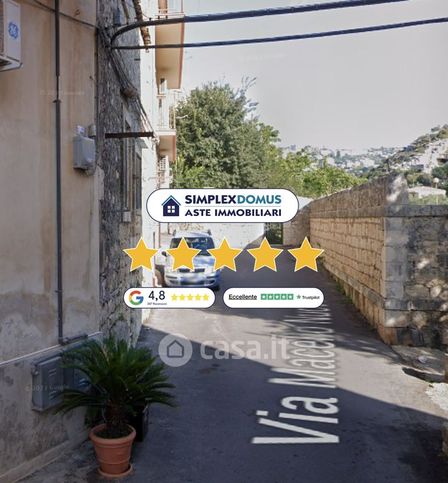Appartamento in residenziale in Via Fontana