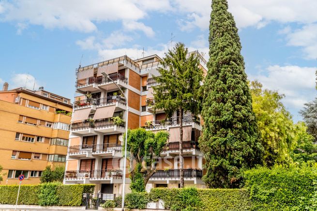 Appartamento in residenziale in Viale Egeo 155