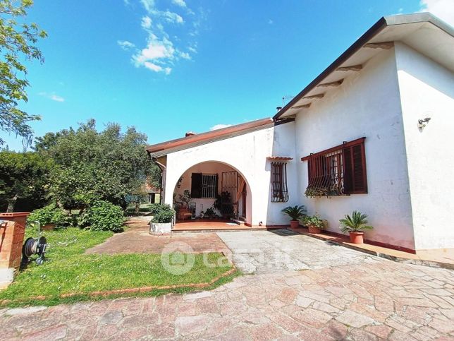 Casa indipendente in residenziale in Via dei Cedri