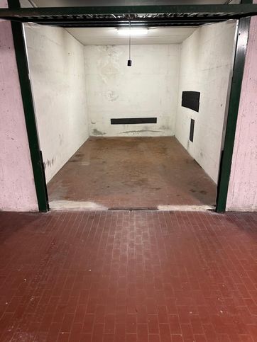 Box/posto auto in residenziale in Via Giacomo Zanella 48 /7