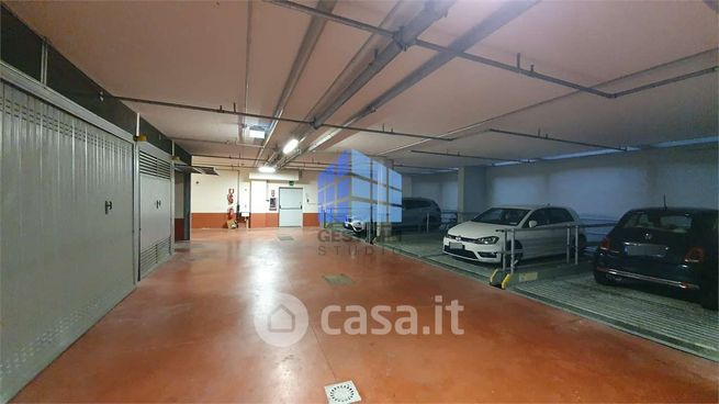 Garage/posto auto in residenziale in Via Broseta 27 C