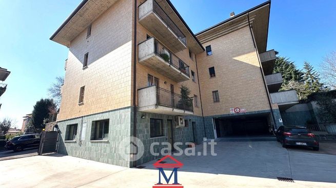 Ufficio in commerciale in Via Francesco Baracca