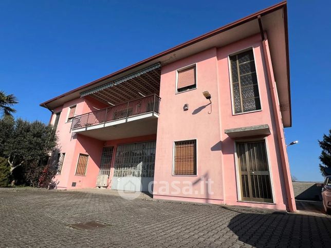 Villa in residenziale in Via Boschetto 37