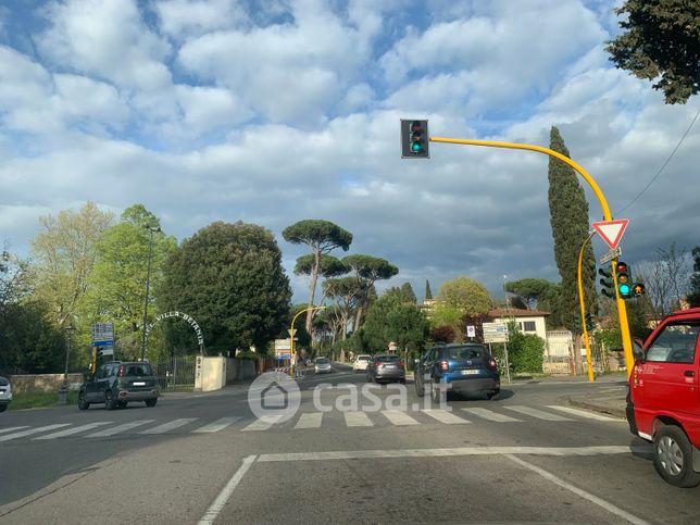 Negozio/locale commerciale in commerciale in Porta Romana