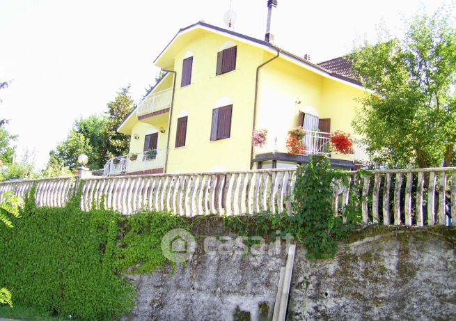 Casa indipendente in residenziale in Strada Valcrosa 1