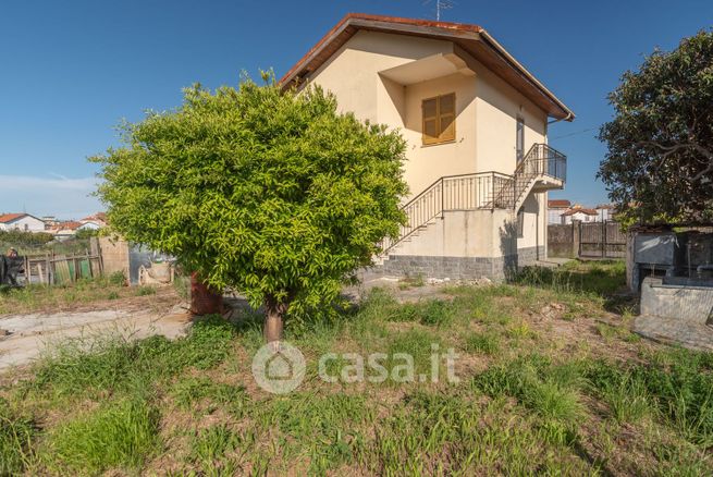 Casa indipendente in residenziale in Via Carendetta