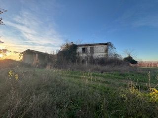 Casa indipendente in residenziale in Via Cervese