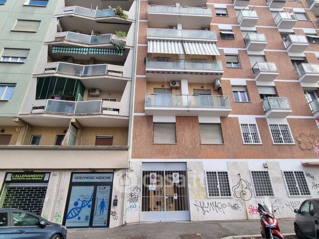 Box/posto auto in residenziale in Via Gaspare Gozzi