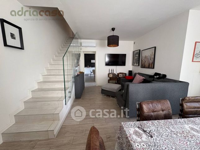 Villetta a schiera in residenziale in Via Amendola