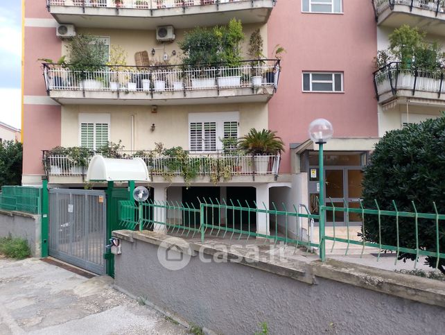 Box/posto auto in residenziale in Via Martiri D'Avola 1