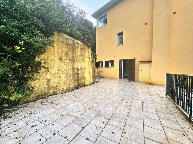Appartamento in residenziale in Via Provinciale