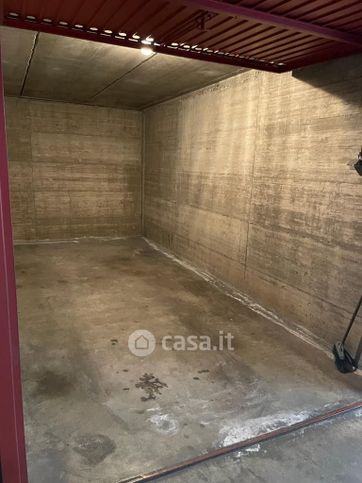 Box/posto auto in residenziale in Via Giosuè Carducci