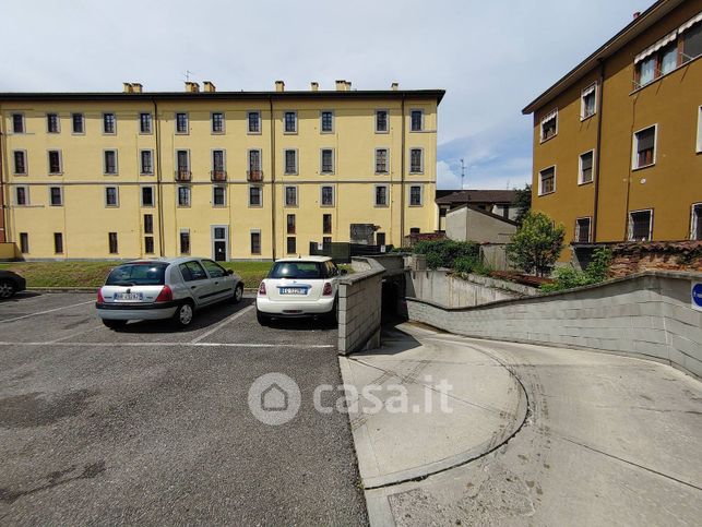 Box/posto auto in residenziale in Via Massimo d'Azeglio 1