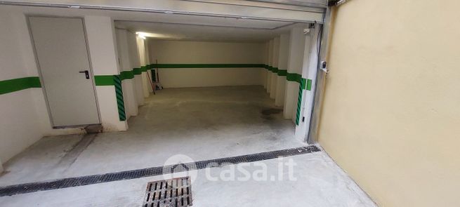 Garage/posto auto in residenziale in Via Licia