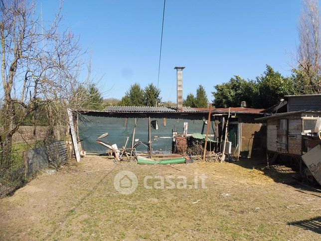 Terreno agricolo in commerciale in Via Dell'Acacia
