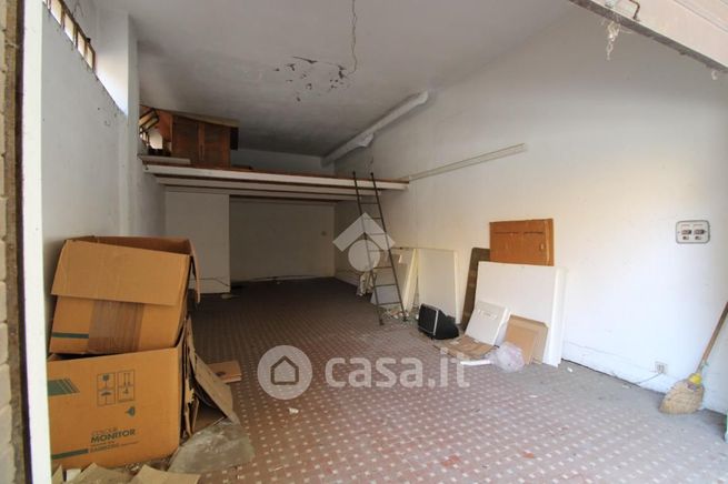Box/posto auto in residenziale in Via Fabio Filzi 24