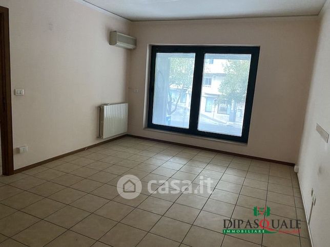 Ufficio in commerciale in Via Archimede